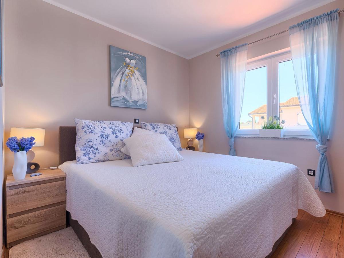 Holiday Home Villa Valentina By Interhome Loborika Dış mekan fotoğraf